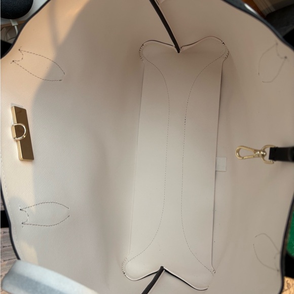 Kate Spade Bleeker Sunshine Dot Large Polka Dot Tote with Matching Wristlet - Picture 5 of 6